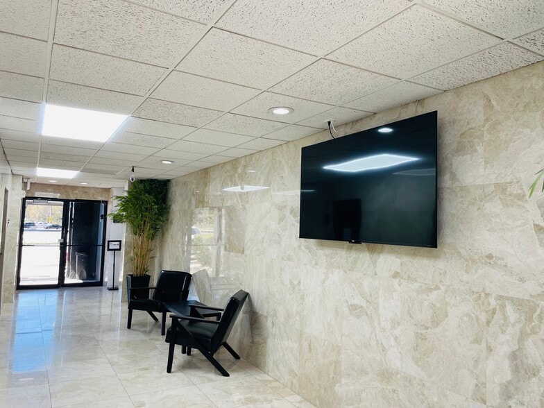 3118 Gulf To Bay Blvd, Clearwater, FL for lease - Building Photo - Image 3 of 27