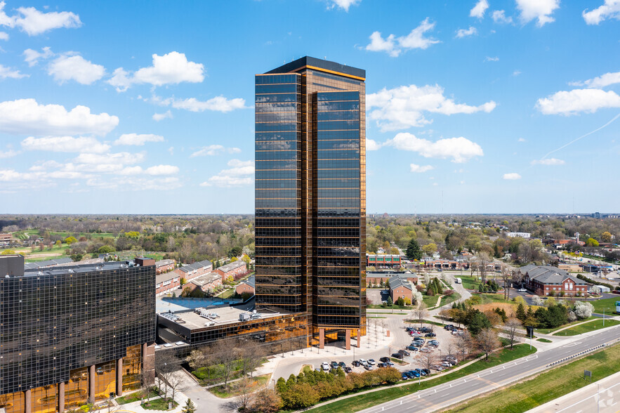 1000-4000 Town Center, Southfield, MI for lease - Building Photo - Image 2 of 36