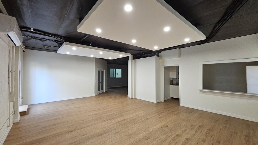 4200 Chevy Chase Dr, Los Angeles, CA for lease - Interior Photo - Image 2 of 8