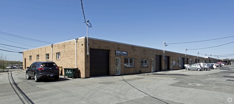 19-45 Cain Dr, Plainview, NY for sale - Primary Photo - Image 1 of 1