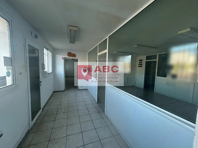 Flex in Béziers for lease - Interior Photo - Image 3 of 6