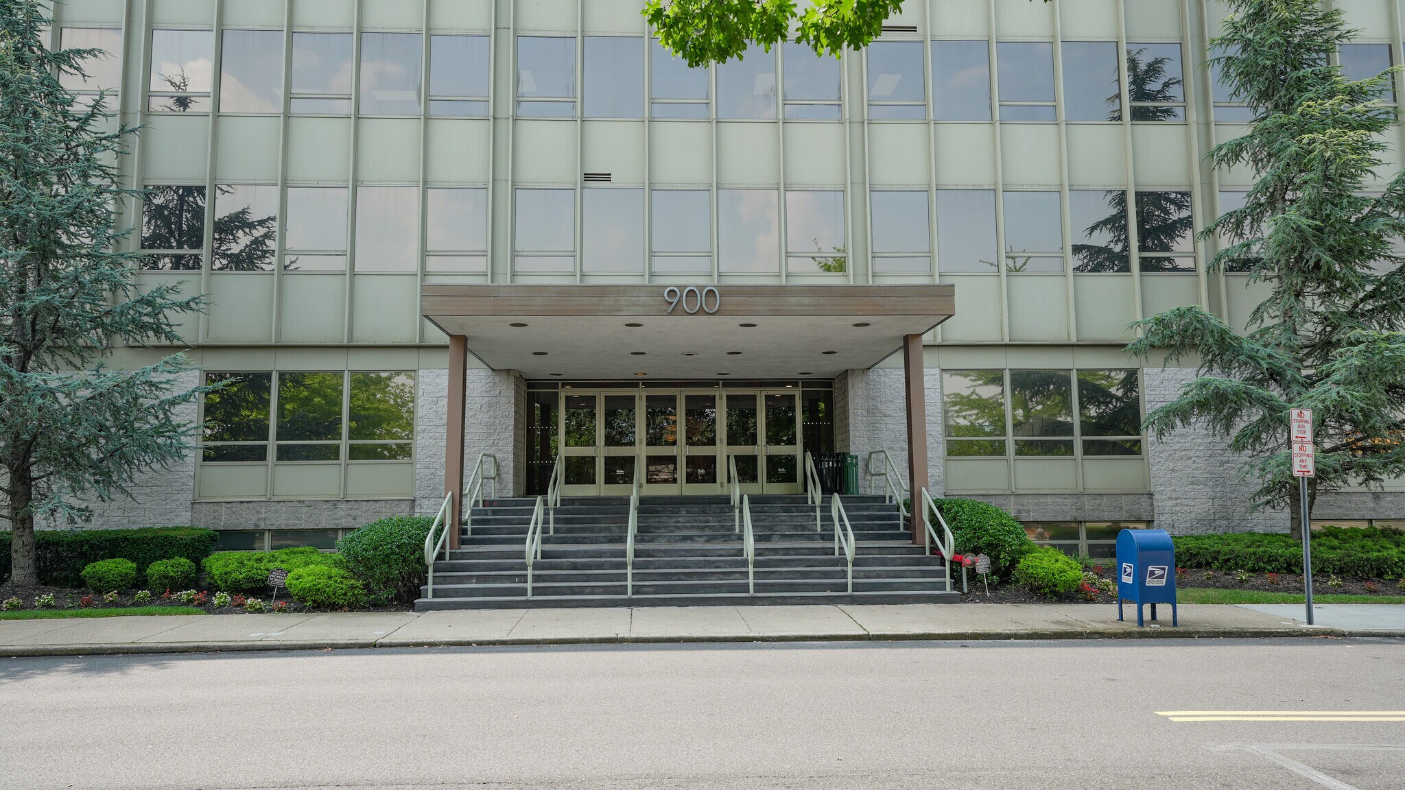 900 Merchants Concourse, Westbury, NY for sale Building Photo- Image 1 of 13