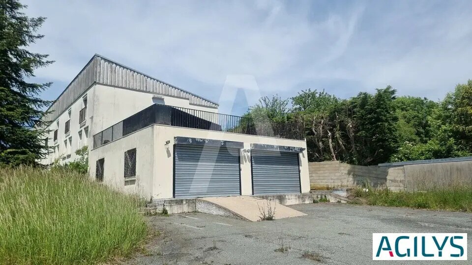 Flex in Marcoussis for sale - Building Photo - Image 1 of 10