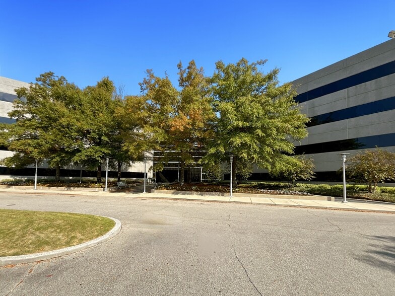 1 Perimeter Park S, Birmingham, AL for lease - Building Photo - Image 3 of 14