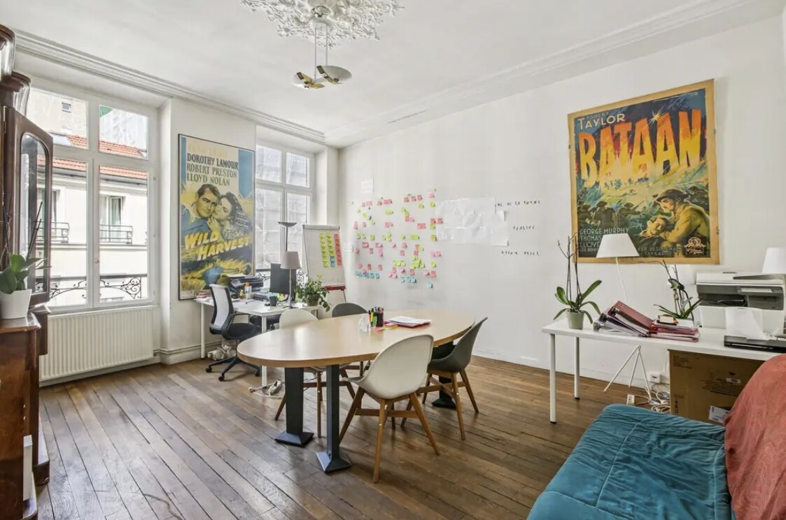 Paris, PAR 75003 - Unit 01 - - Interior Photo - Image 1 of 6