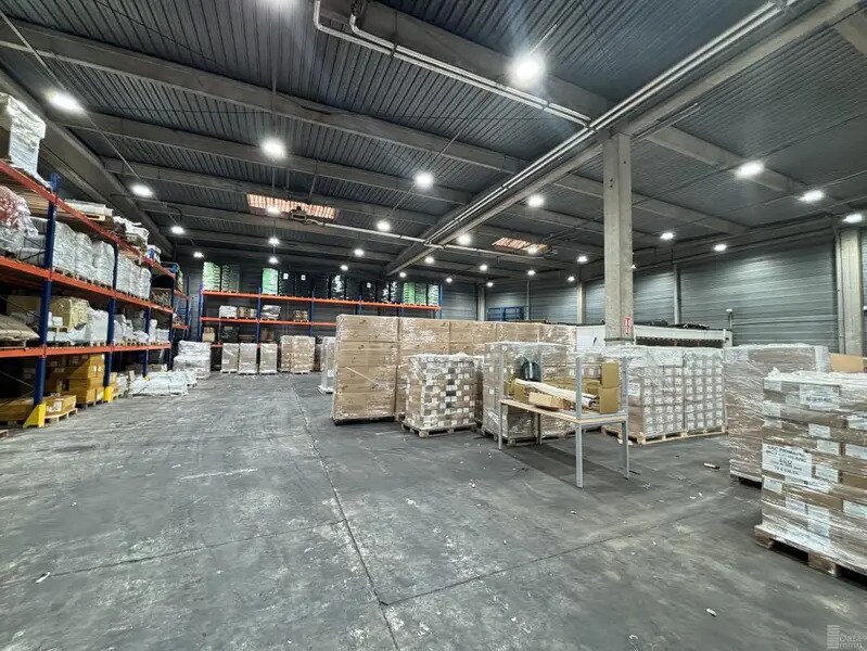 Industrial in Gonesse for lease Interior Photo- Image 1 of 8