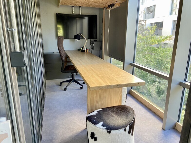 Office in Bordeaux for lease - Building Photo - Image 2 of 10