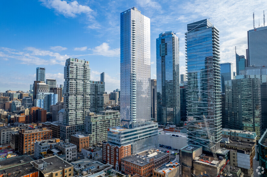 19 Duncan St, Toronto, ON for lease - Primary Photo - Image 1 of 5