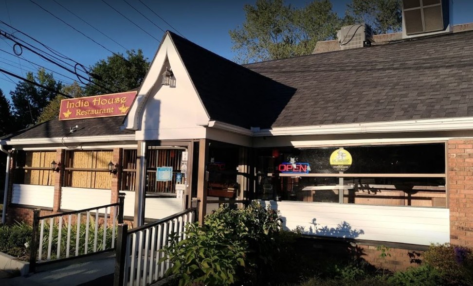 207 Colchester Ave, Burlington, VT for sale - Primary Photo - Image 1 of 1