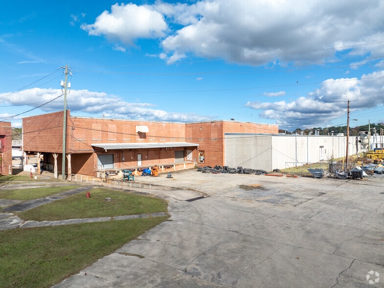 300 Rogers St, Barnesville, GA for sale - Building Photo - Image 3 of 15