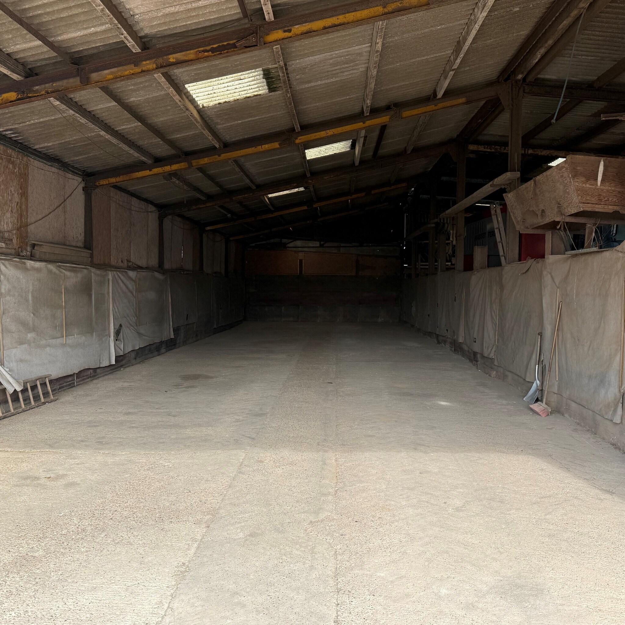 Lount Ln, Anslow for lease Interior Photo- Image 1 of 3