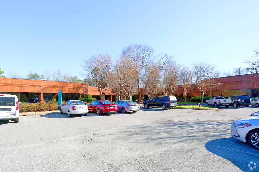 303 Butler Farm Rd, Hampton, VA for lease - Building Photo - Image 2 of 7