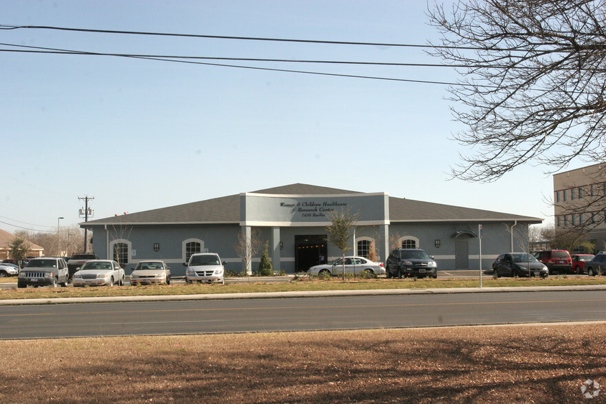 7430 Barlite Blvd, San Antonio, TX for lease - Building Photo - Image 2 of 6