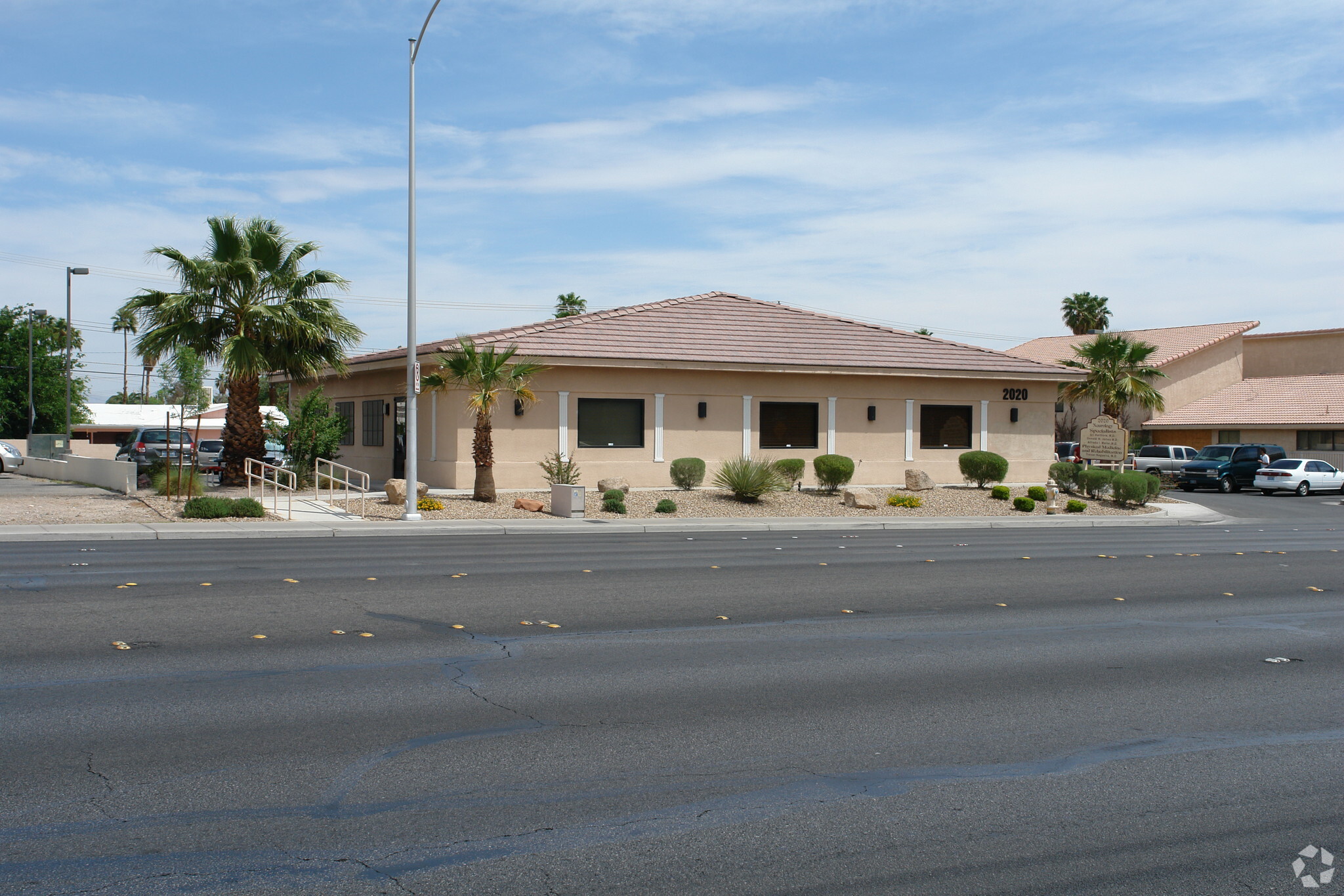 2020 E Desert Inn Rd, Las Vegas, NV for lease Primary Photo- Image 1 of 33