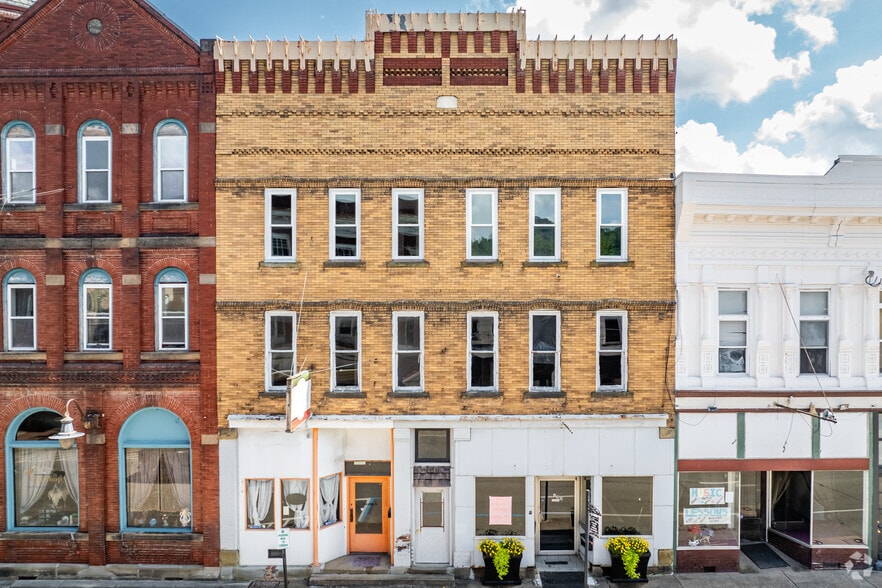 132 Main Ave, Weston, WV for lease - Primary Photo - Image 1 of 4