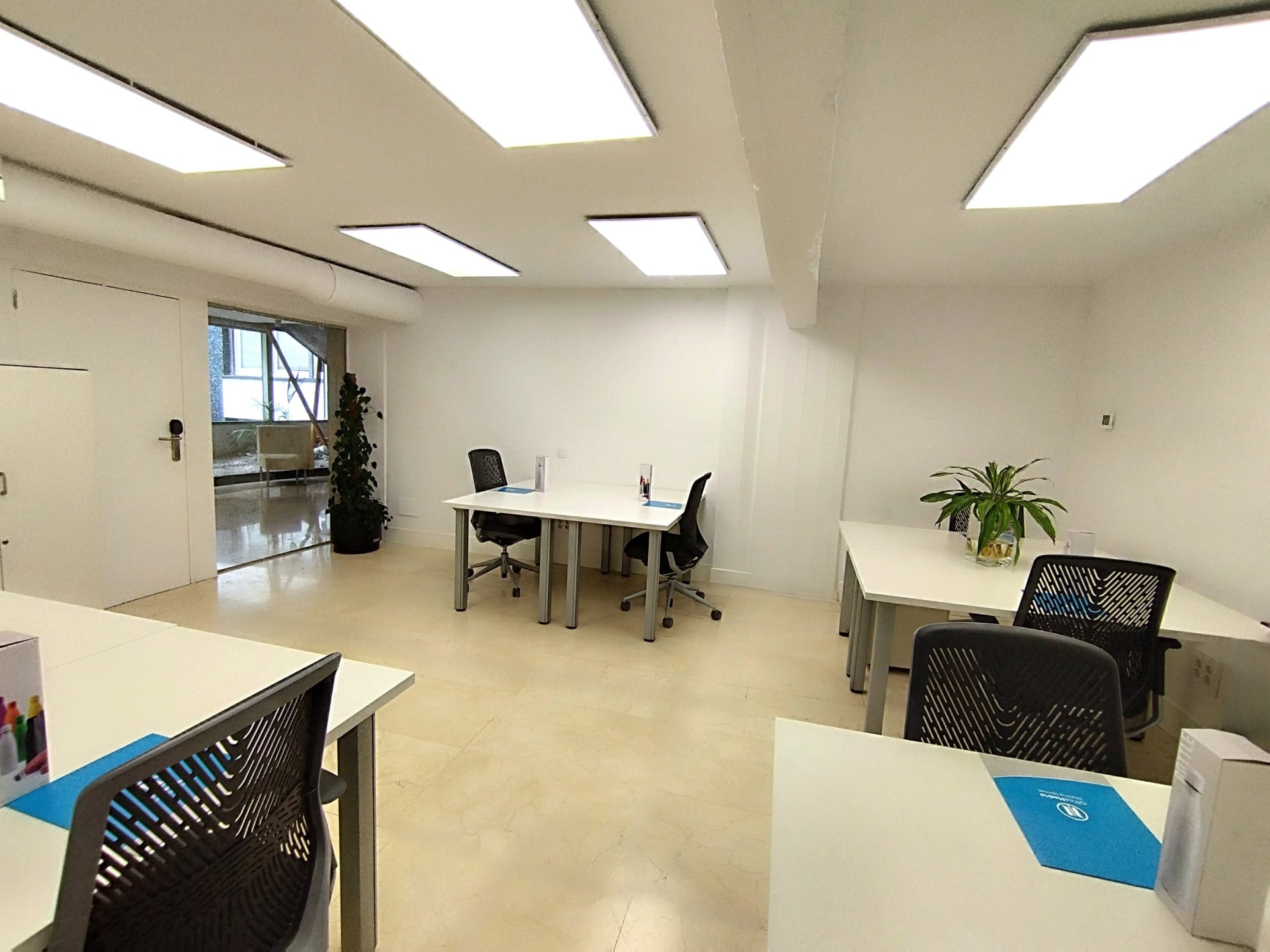 Calle de Edgar Neville, 6-8, Madrid, Madrid for lease Interior Photo- Image 1 of 4