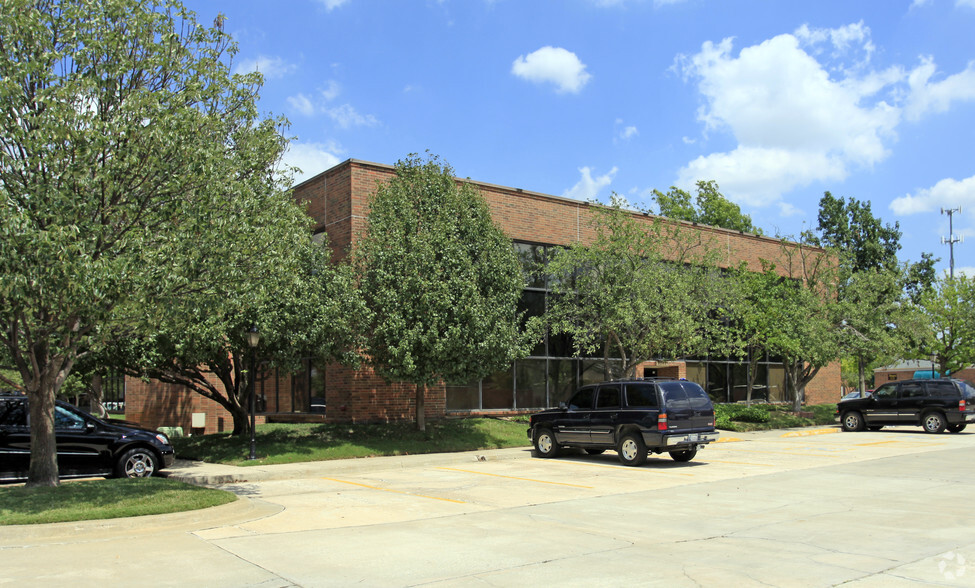 3240 W Britton Rd, Oklahoma City, OK for lease - Primary Photo - Image 1 of 6