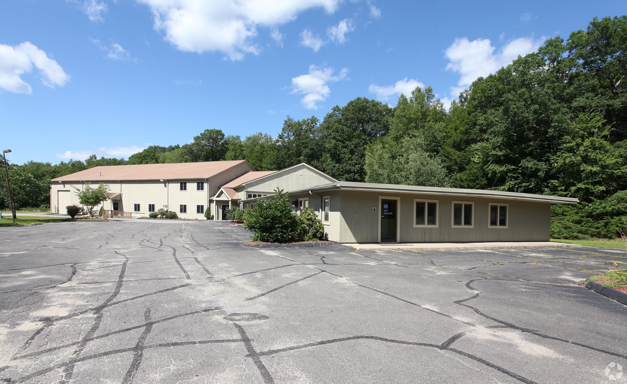 1768 Storrs Rd, Mansfield, CT for lease Primary Photo- Image 1 of 52