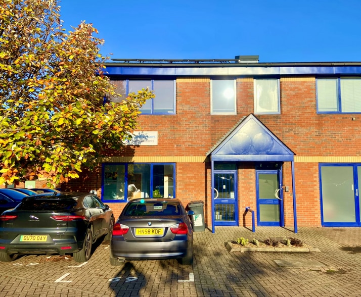 67-69 Knowl Piece, Hitchin for sale - Building Photo - Image 1 of 1