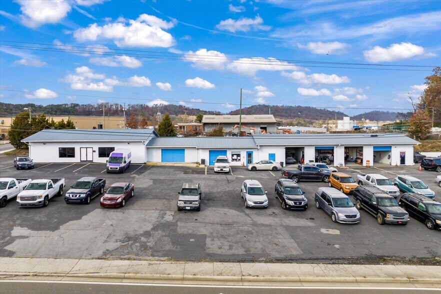 2845 Western Ave, Knoxville, TN for sale - Building Photo - Image 3 of 38