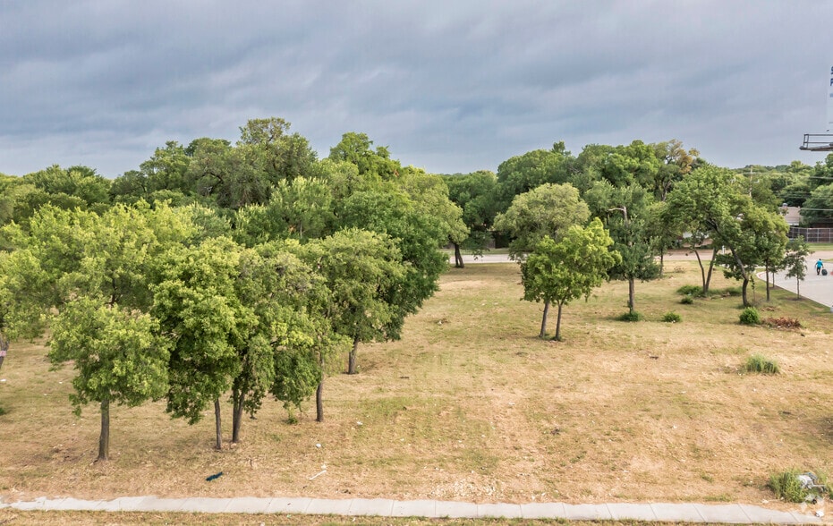 8559 E R.L. Thornton Fwy, Dallas, TX for sale - Primary Photo - Image 1 of 1