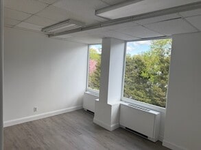 900 S Washington St, Falls Church, VA for lease Building Photo- Image 2 of 8