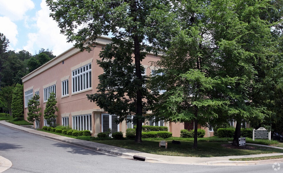 1525 E Franklin St, Chapel Hill, NC for lease - Building Photo - Image 3 of 8