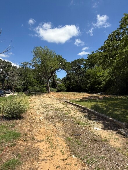 UNT Development Lots portfolio of 2 properties for sale on LoopNet.com - Building Photo - Image 2 of 6