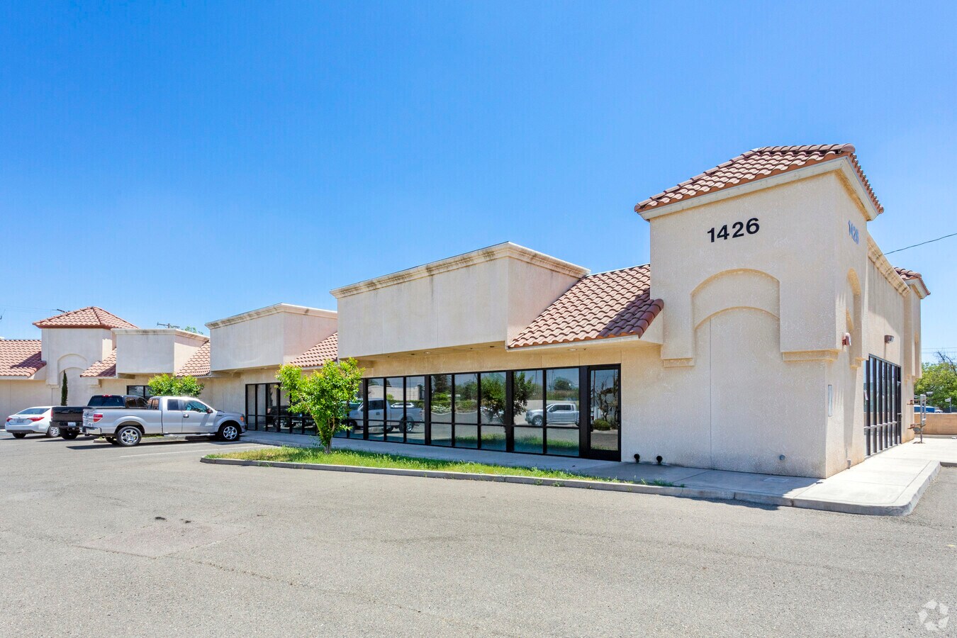 1446 Tollhouse Rd, Clovis, CA 93611