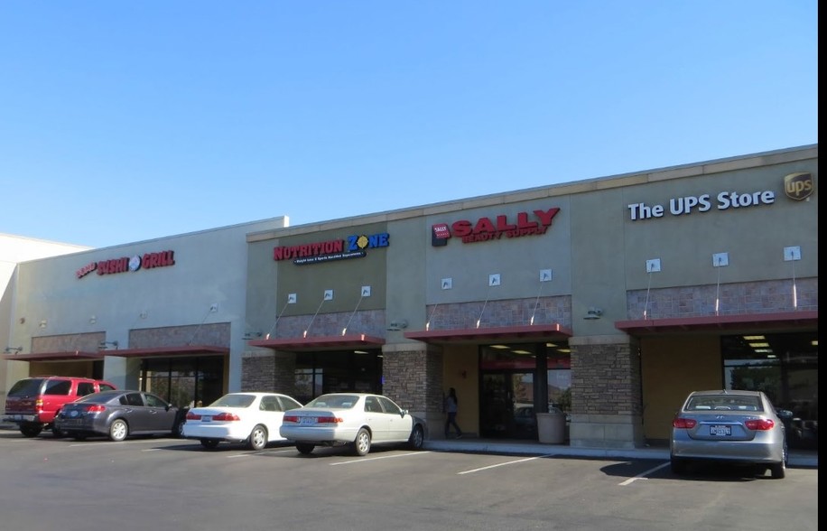 9621-9675 Mission Gorge Rd, Santee, CA for lease - Building Photo - Image 1 of 1