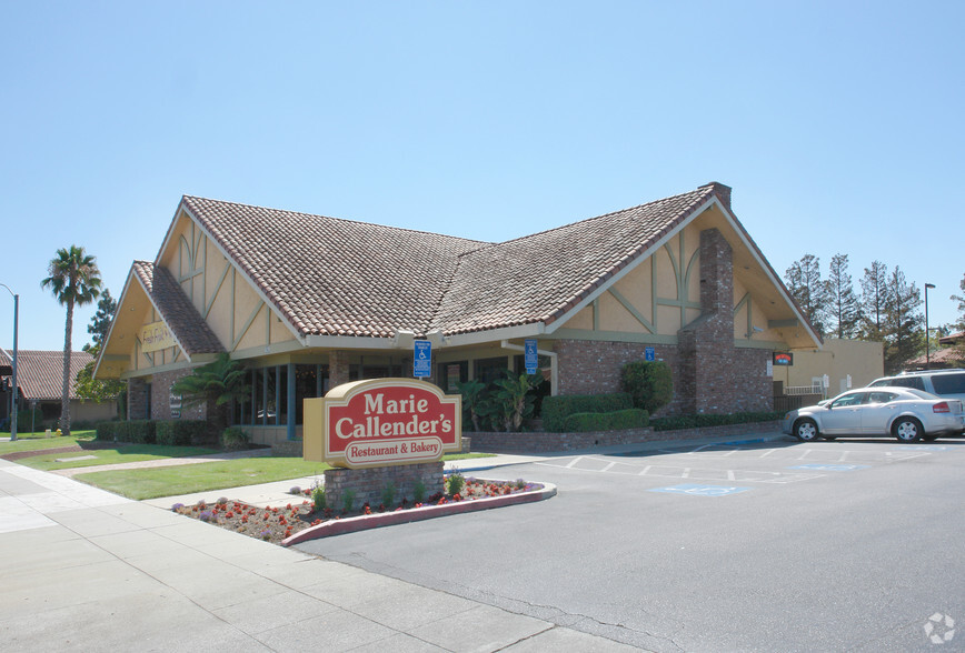 620-696 Blossom Hill Rd, San Jose, CA for lease - Building Photo - Image 1 of 8