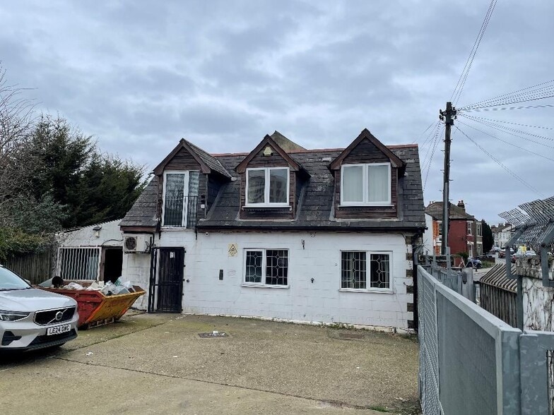 5 Manor Rd, London for lease - Building Photo - Image 3 of 4