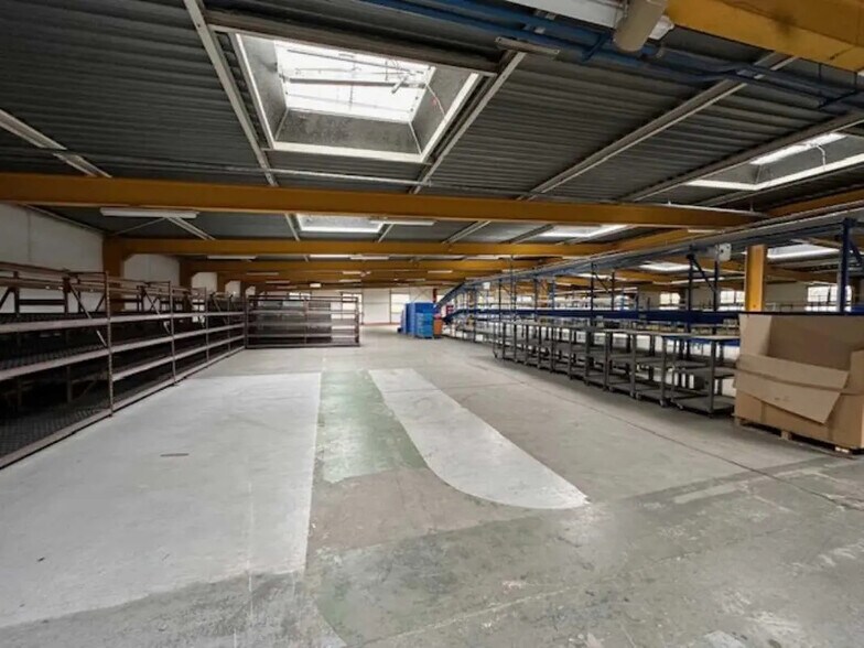 Industrial in Domont for sale - Building Photo - Image 2 of 4