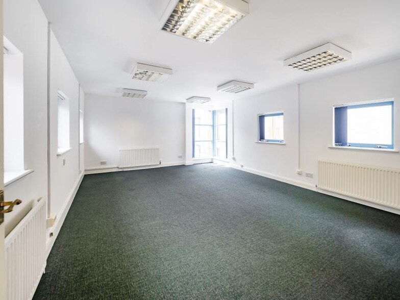 10 Bradley St, Manchester for lease - Building Photo - Image 3 of 8
