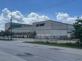 3511 W 12th St, Houston TX - Warehouse