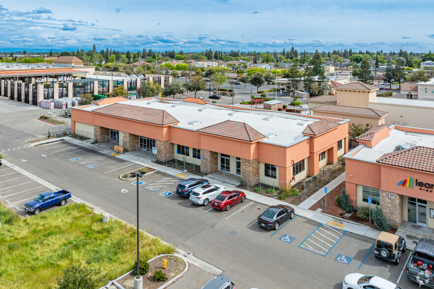 1504-1539 E Prosperity Ave, Tulare, CA for lease - Aerial - Image 3 of 8