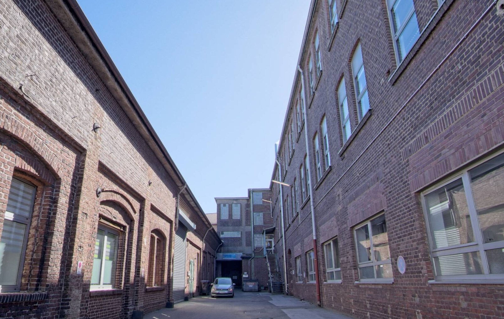  for lease Primary Photo- Image 1 of 2