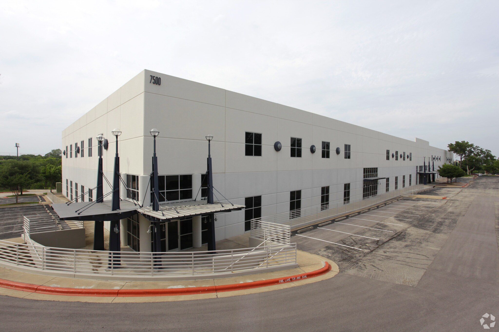 7500 Metro Center Dr, Austin, TX for sale Primary Photo- Image 1 of 1