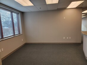 9550 Bormet Dr, Mokena, IL for lease Interior Photo- Image 2 of 8