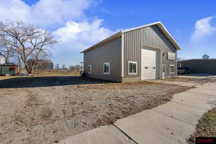 213 Broadway Ave N, New Richland, MN for sale - Building Photo - Image 2 of 23