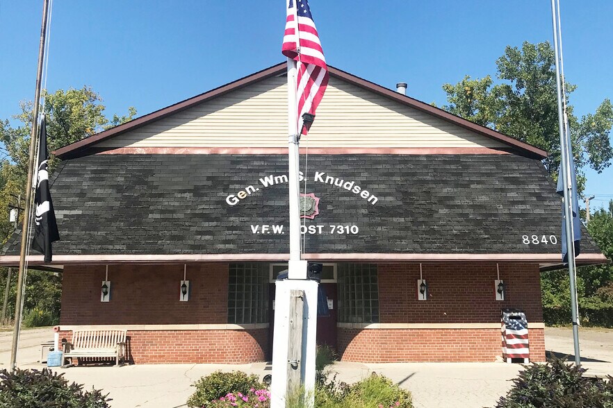 8840 St, Grosse Ile, MI 48138 Retail for Sale