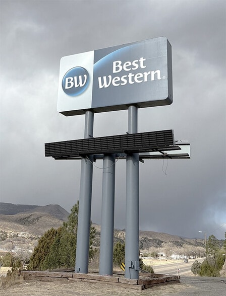 111 Pine Springs Rd, Ruidoso, NM for sale - Building Photo - Image 2 of 2