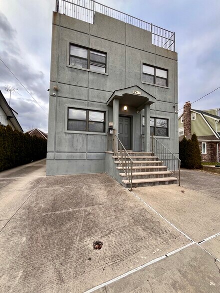 1208 W Broadway, Hewlett, NY for sale - Building Photo - Image 1 of 1
