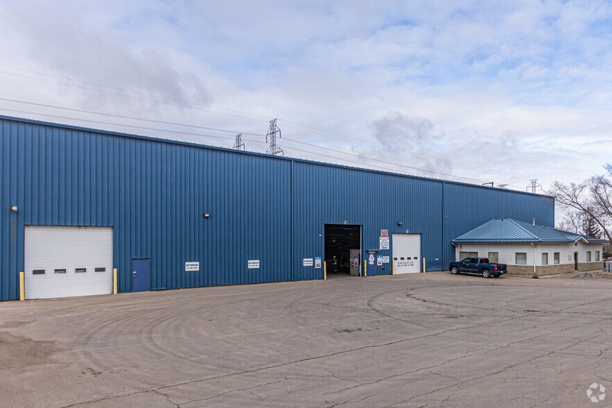 2471 76th Ave NW, Edmonton, AB for sale - Building Photo - Image 2 of 6