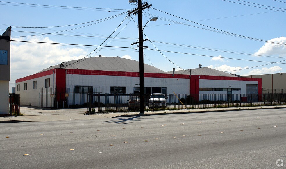 13614-13618 S Western Ave, Gardena, CA for lease - Building Photo - Image 3 of 6
