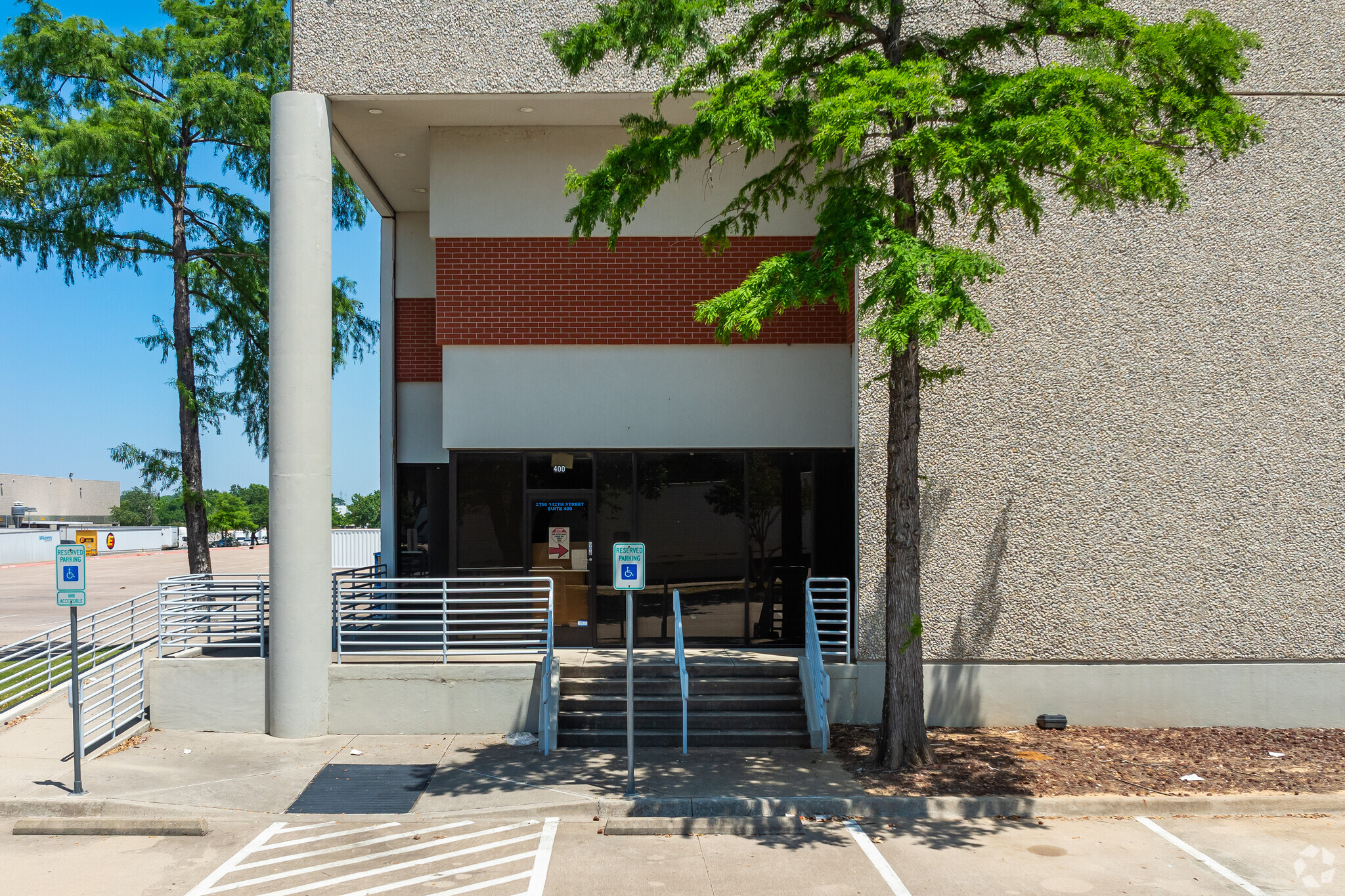 2700 112th St, Grand Prairie, TX for lease Building Photo- Image 1 of 11