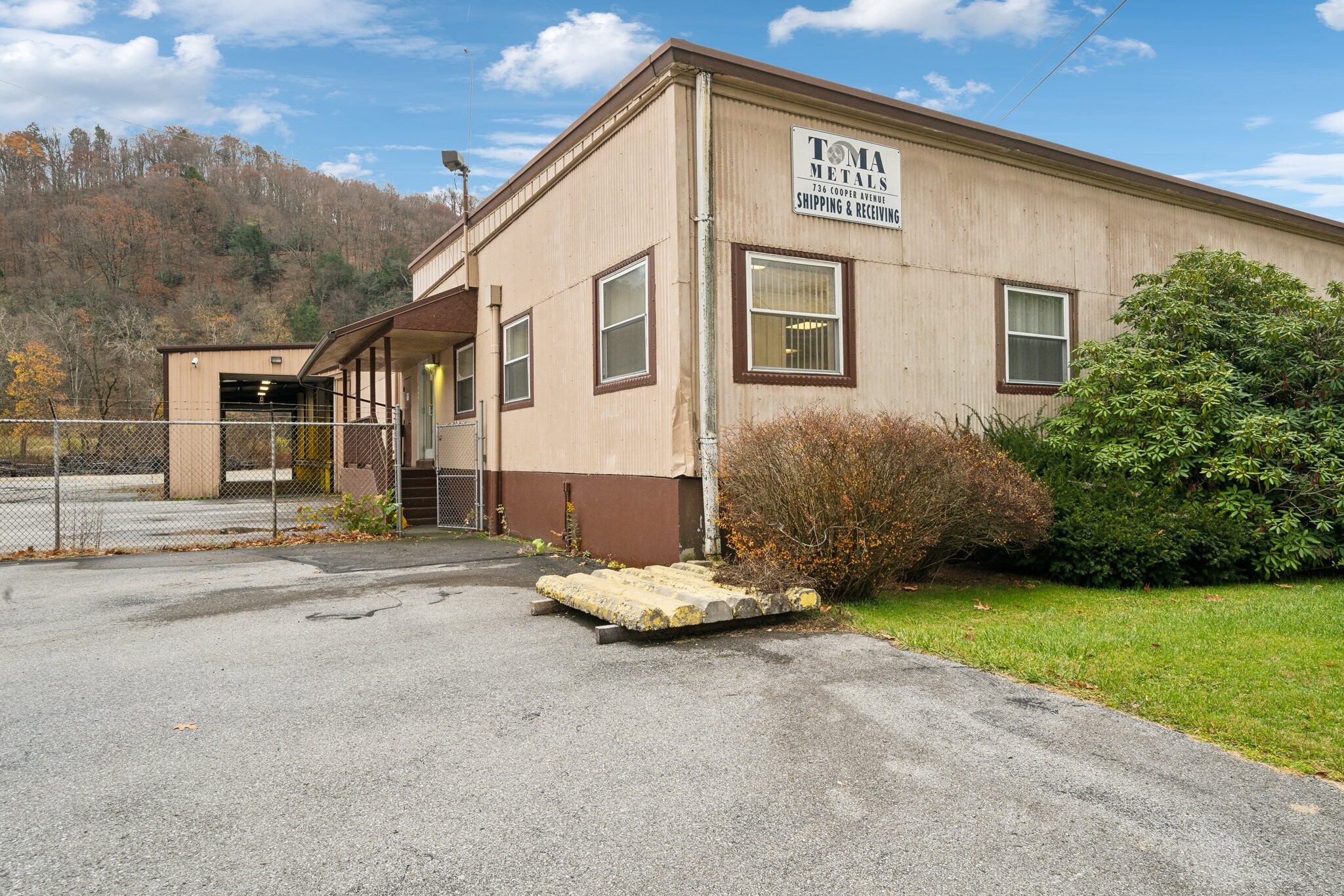 736 Cooper Ave, Johnstown, PA for sale Primary Photo- Image 1 of 39