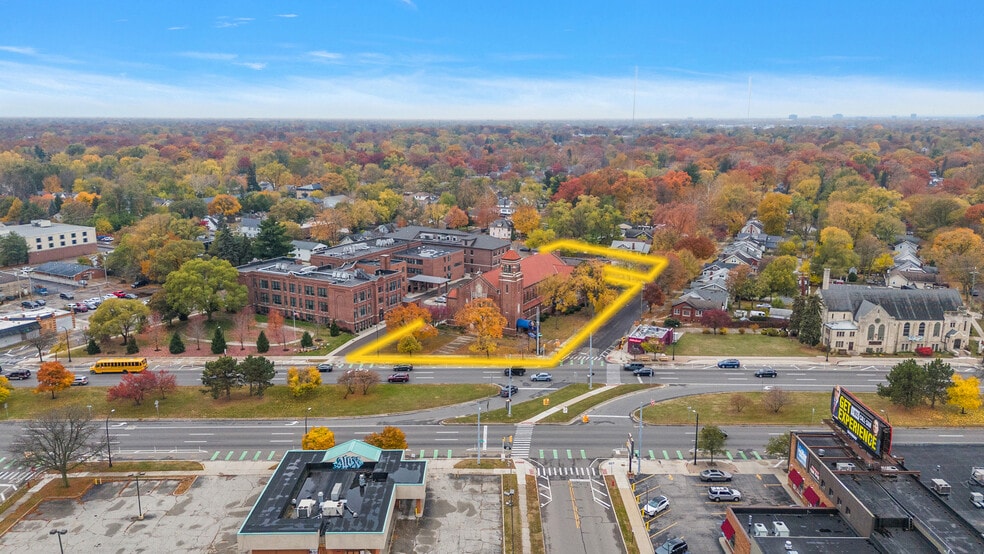 22201 Woodward Ave, Ferndale, MI for sale - Building Photo - Image 3 of 29