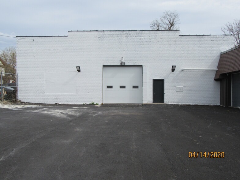 300-324 Hiawatha Blvd E, Syracuse, NY for sale - Building Photo - Image 1 of 1