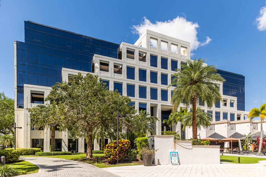 5200 Town Center Cir, Boca Raton, FL for lease - Building Photo - Image 3 of 10